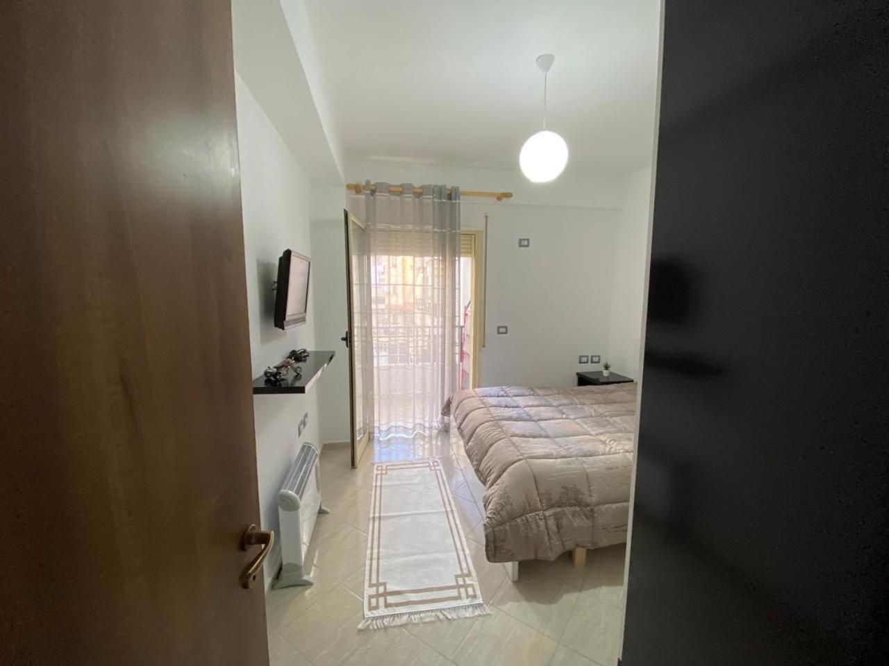Liam Apartments Влёра Экстерьер фото
